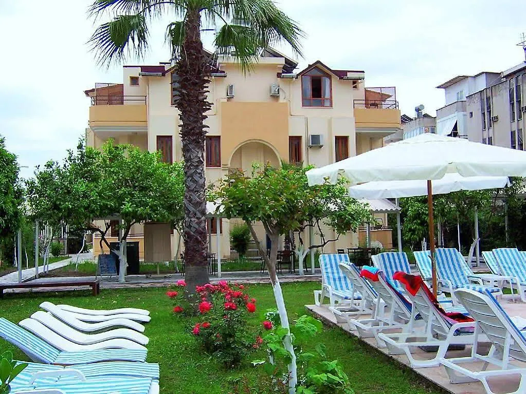 Anita Kemer Noch Hotel 4*,