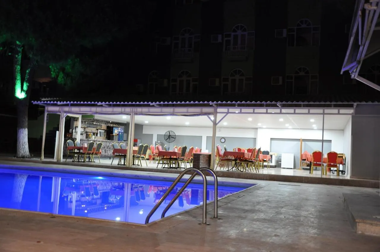 Anita Kemer Noch Hotel