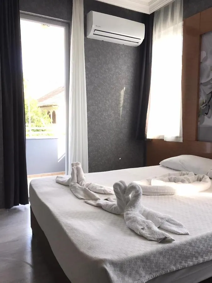 Anita Kemer Noch Hotel Turecko