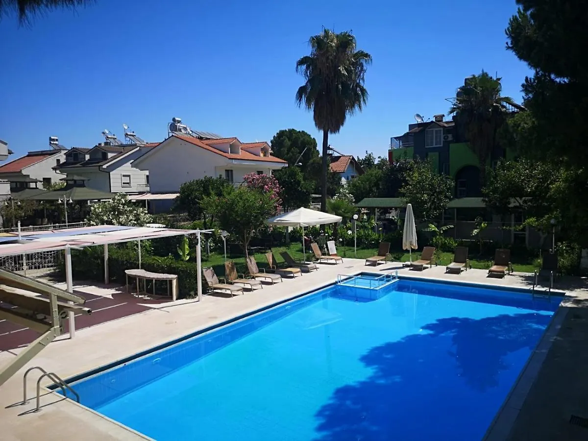 Anita Kemer Noch Hotel 4*,