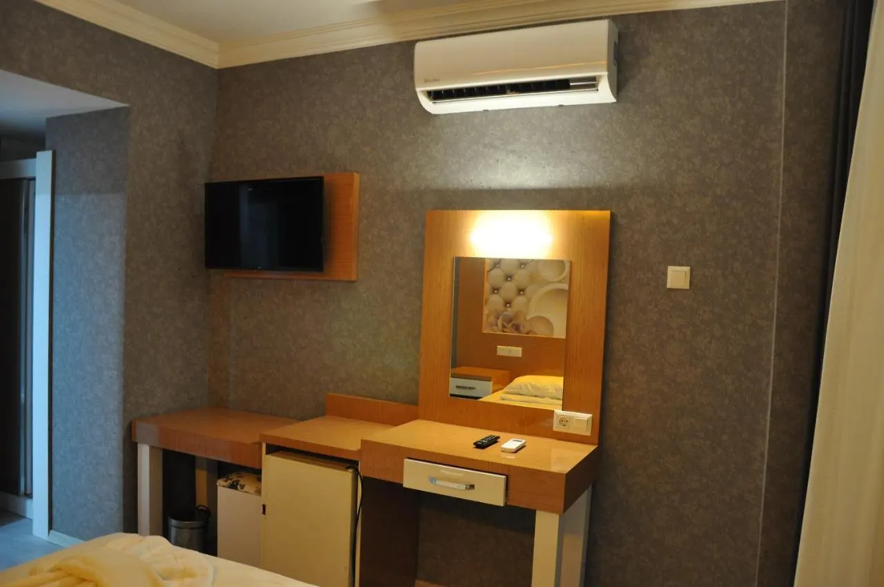 ****  Anita Kemer Noch Hotel Turkey