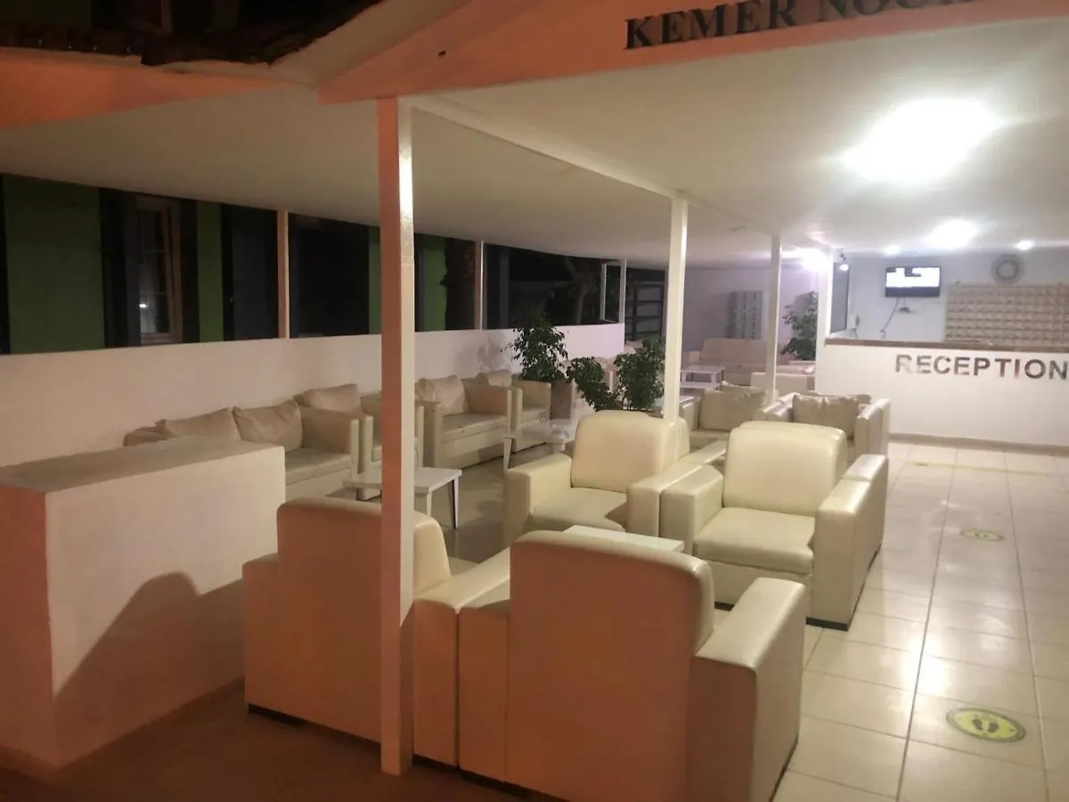Anita Kemer Noch Hotel